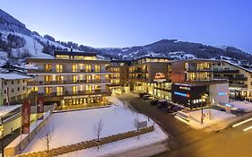 AlpenParks Hotel&Apartment Central Zell am See
