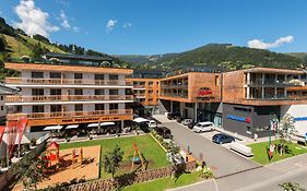 AlpenParks Hotel&Apartment Central Zell am See